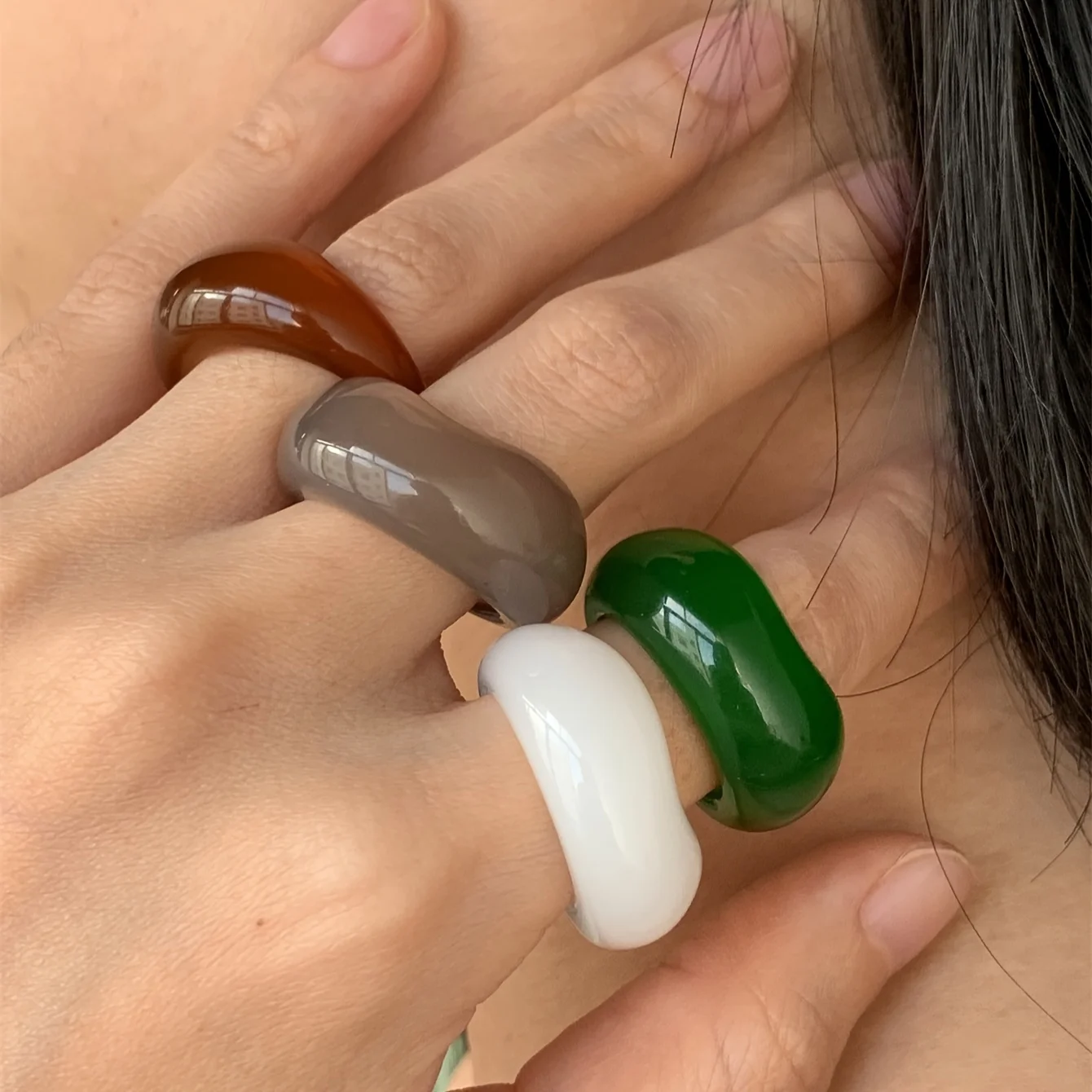 4-piece set of Bohemian irregular resin rings for women with unique personality design suitable for daily banquets, fashionable