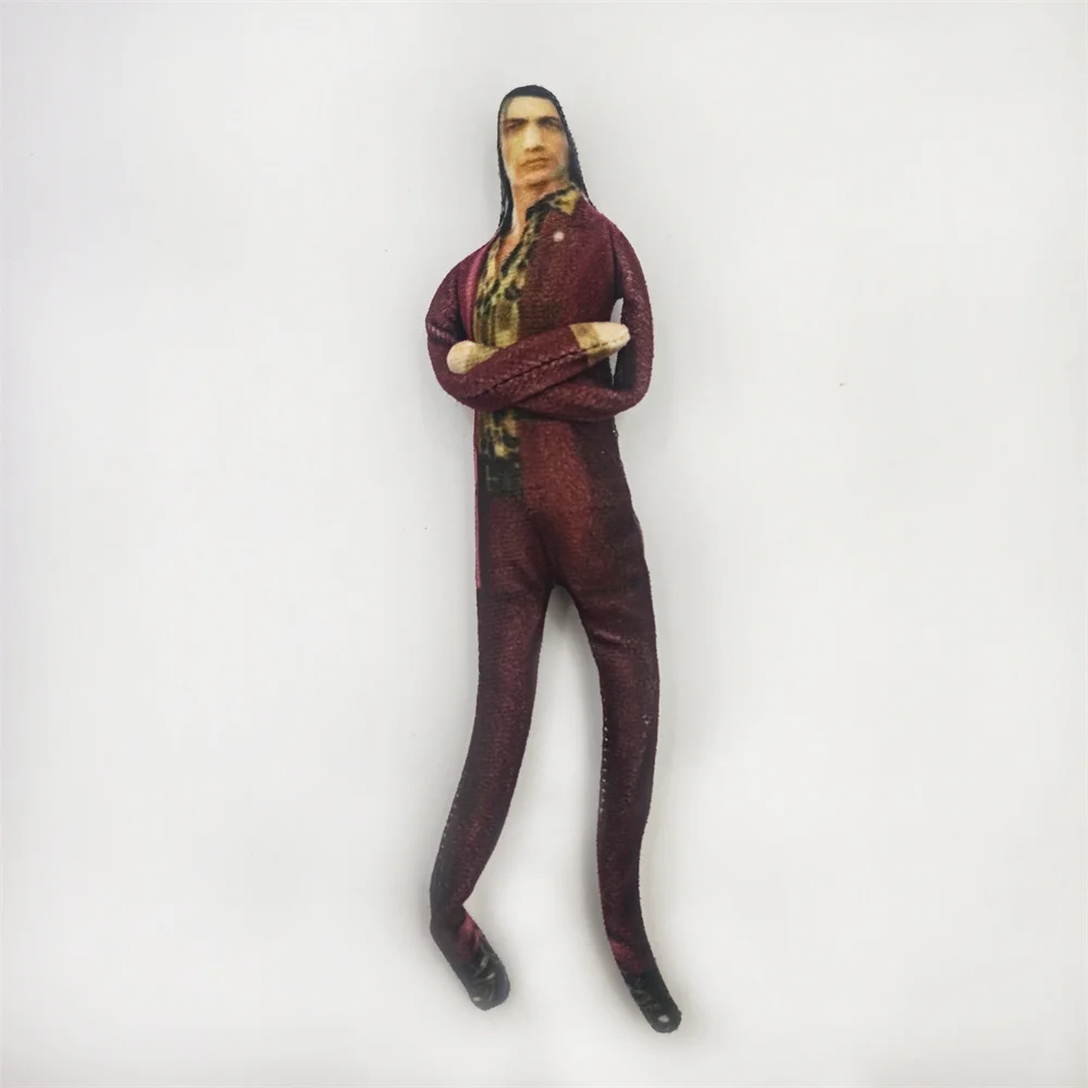 ゲームヤクザ桐生一馬コスプレぬいぐるみ綿ぬいぐるみマスコット細長いねじれる形状抽象モデルルーム装飾小道具