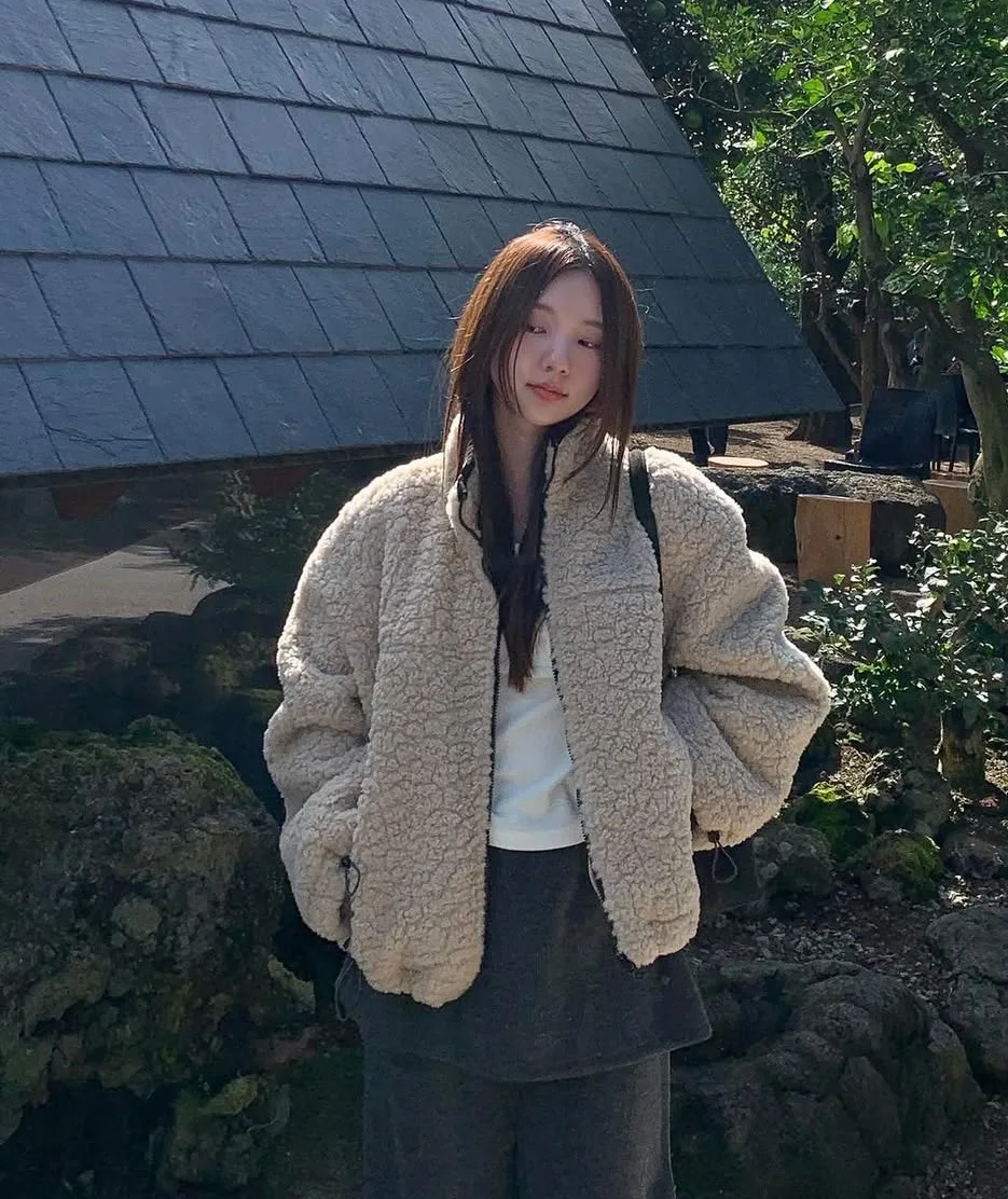 

Gagarich Ретро хлопковая куртка с воротником-стойкой и манжетами на шнурке, дизайн из овечьей шерсти, женская зимняя куртка 2025 года, новый свободный однотонный топ