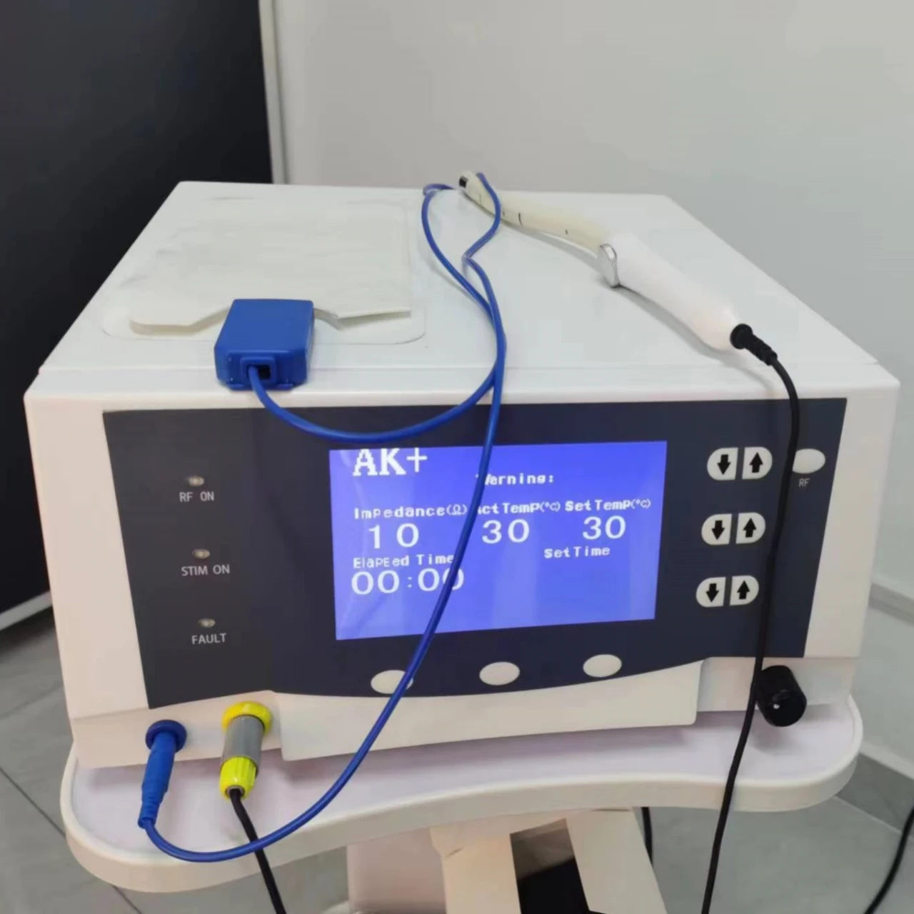 

755/808/1064nm Professional Diode Ice Titanium Laser Body Hair Removal Machine 3 Wavelength Face Hair Remove for Salon Epilator