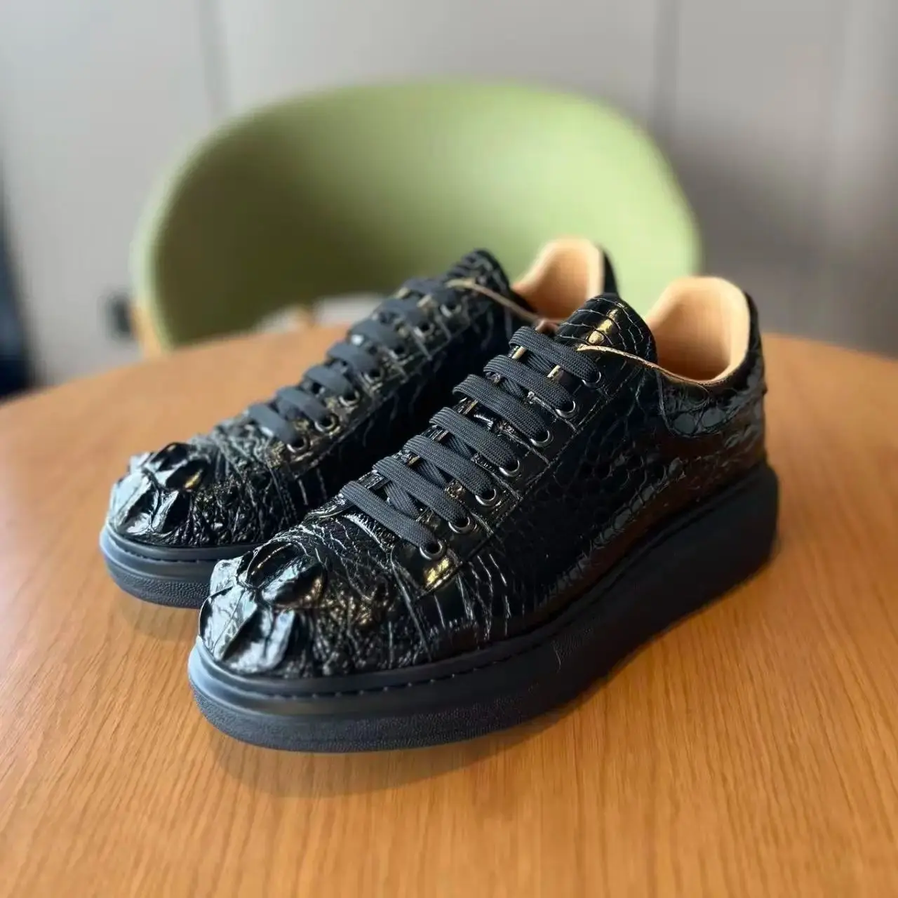 

2025 new arrival Fashion Crocodile Skin causal shoes men,male Genuine leather Sneakers pdd758