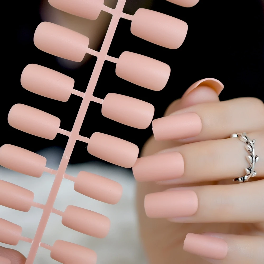 Matte Nude Pink Press on Nails Candy Slim Size Mittellang Fake Nail Art Tips DIY Maniküre Tips Square Top 24 Count