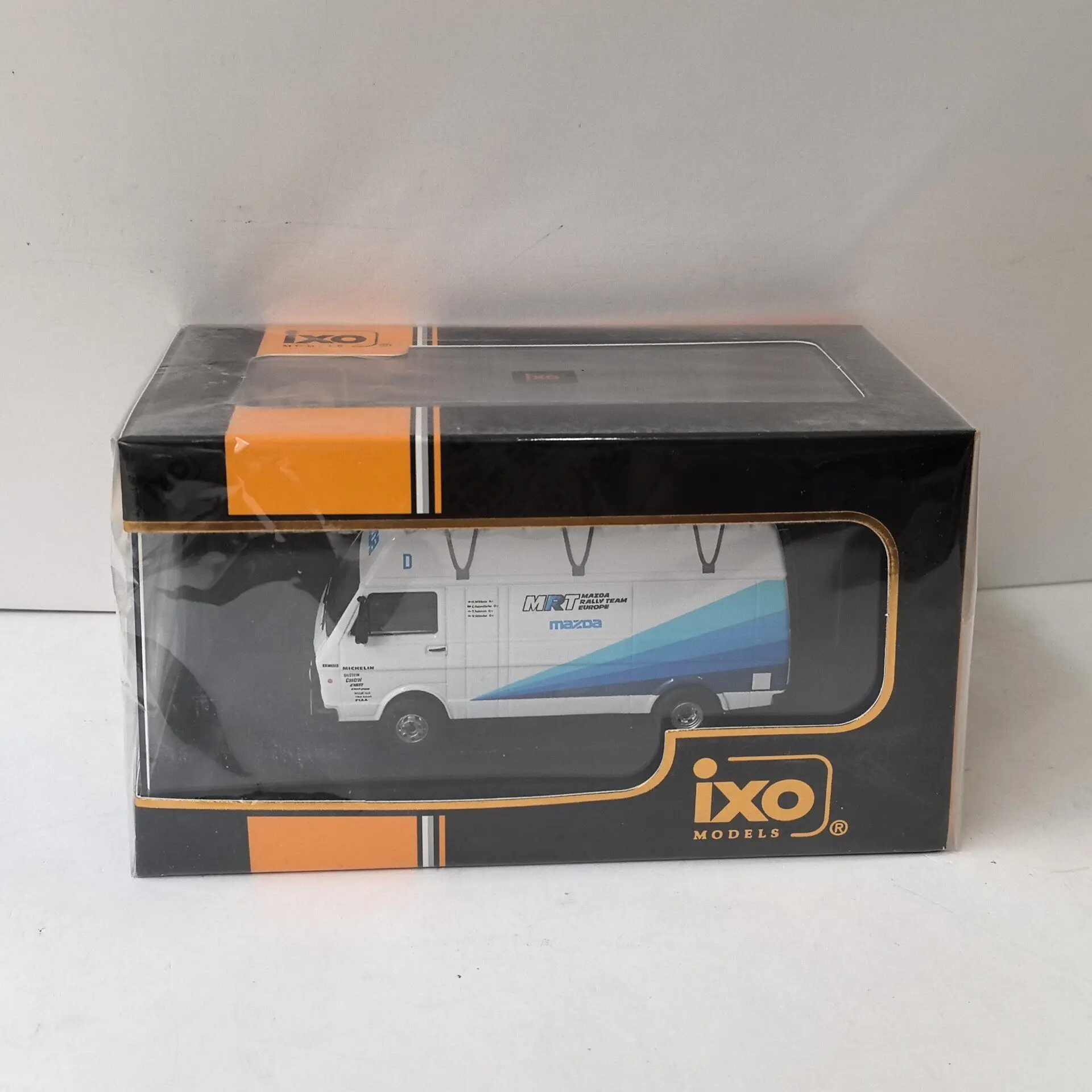 

Масштабная модель автомобиля Diecast IXO 1/43 VW LT35 1989 LWB Mazda 3Y из сплава