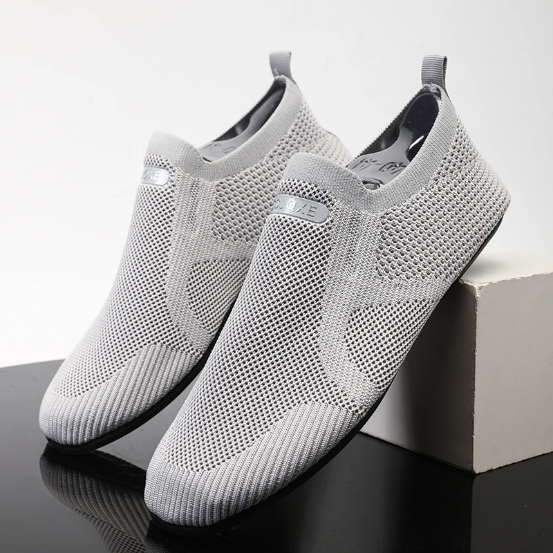Spring and Summer Men's Loafers One-Piece Lazy Sneakers for Comfort and Convenience