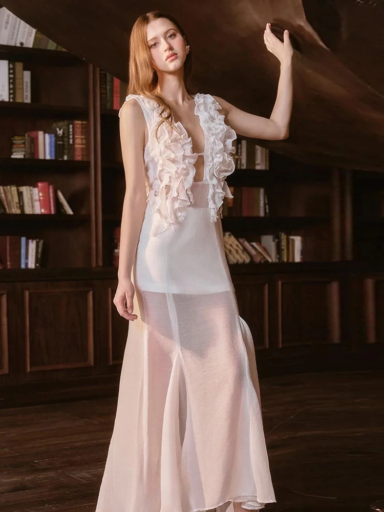 

Elegant White Ruffled Sleeveless Hollow Long Dress – Soft and Feminine Gossamer Backless Birthday Dresses for Women