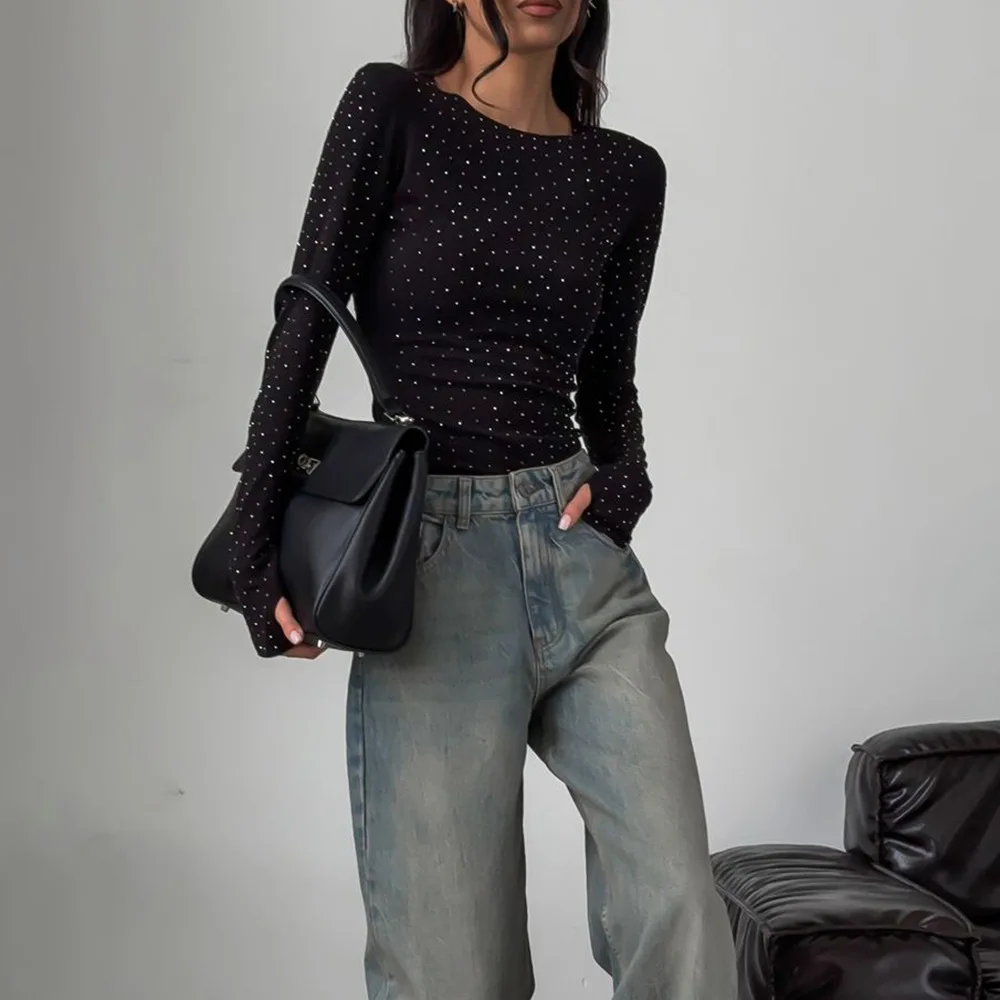 Haut noir Baddie délicat pour femmes, tricot extensible, col rond, manches longues, strass complets, ajusté, décontracté, nouvelle collection printemps 2026