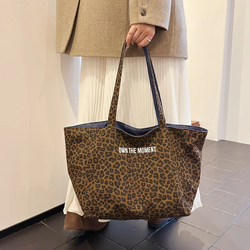 الشتاء أزياء الكورية نمط مطبوعة ليوبارد مقبض علوي حقيبة عارضة ومتعددة الاستخدامات حقيبة كتف سعة كبيرة عكسها حقيبة المدرب