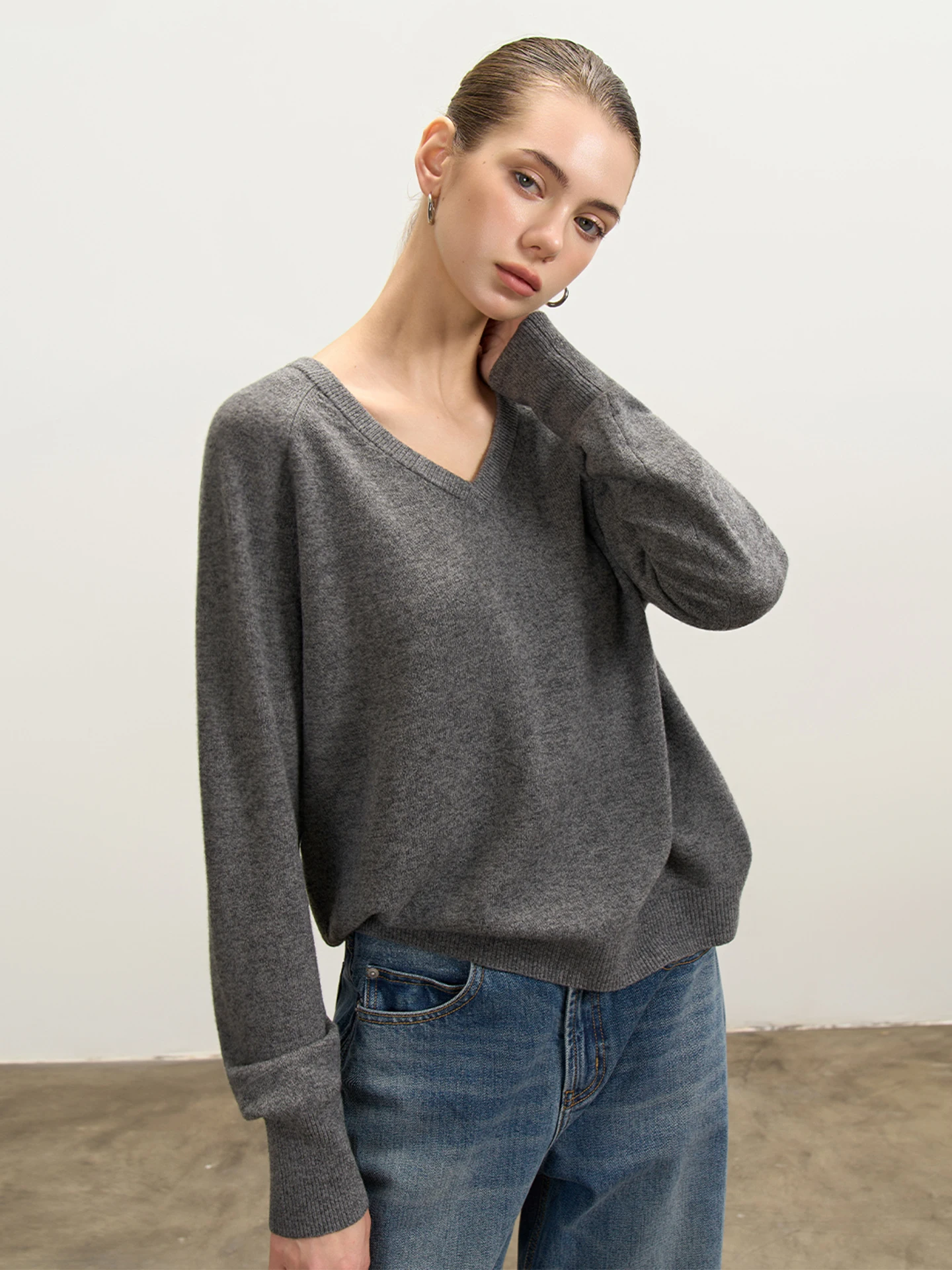 

LUR Women's Full Wool Long Sve Knitted Sweater V-Ne Loose Overhead Soft Warm Color mat Sle Winter New Arr...