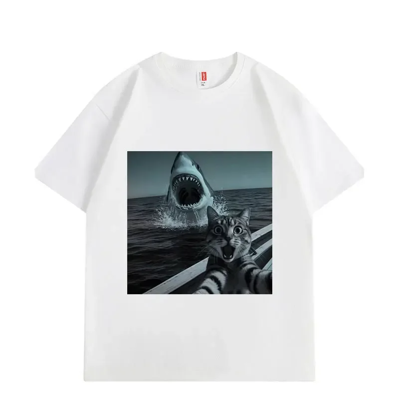Cat Selfie with Shark Funny Graphic T Shirts Men Women Fashion Vintage Short Sleeve T-shirts Summer Casual Loose Cotton T-shirt