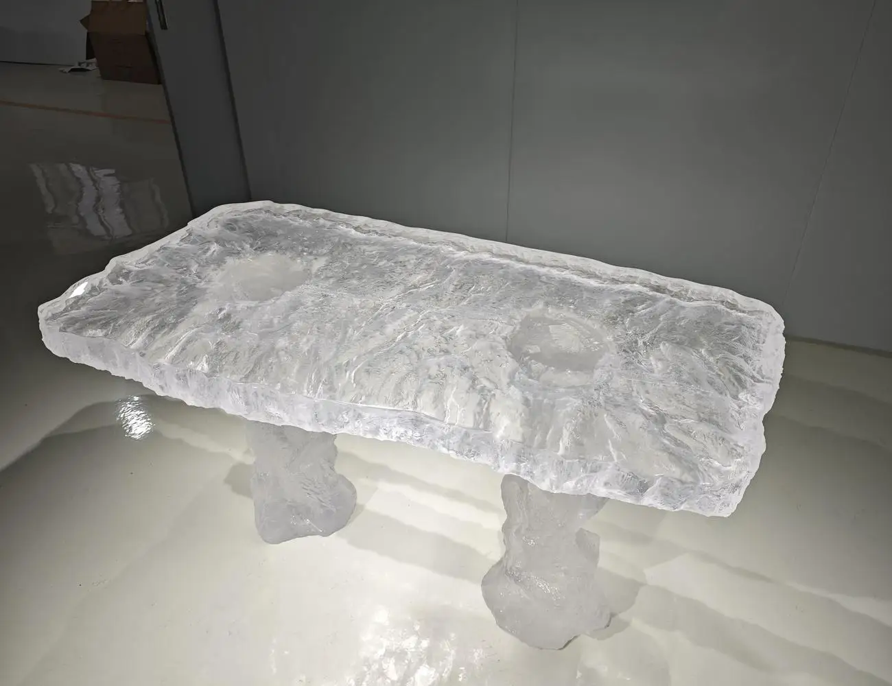 *Custom Durable Transparent Luxury Resin Coffee Table Handcrafted Eco-Friendly Furniture Living Room Hotel Villa Commercial
