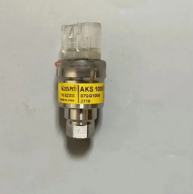 New 076G1005, X13790828040, AKS1008 screw machine central air conditioning pressure sensor
