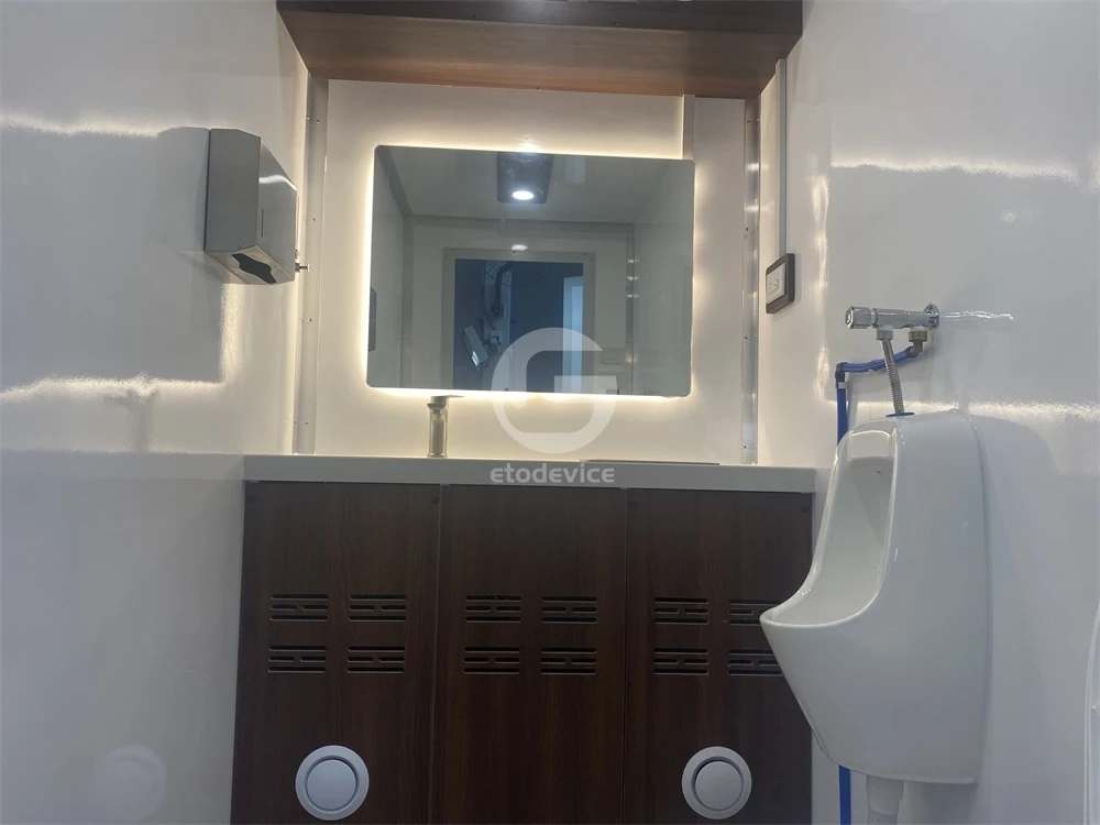 Toilette portatili popolari in Cina per la vendita in Cina Toilette mobile per esterni portatile Rimorchio WC mobile a basso costo