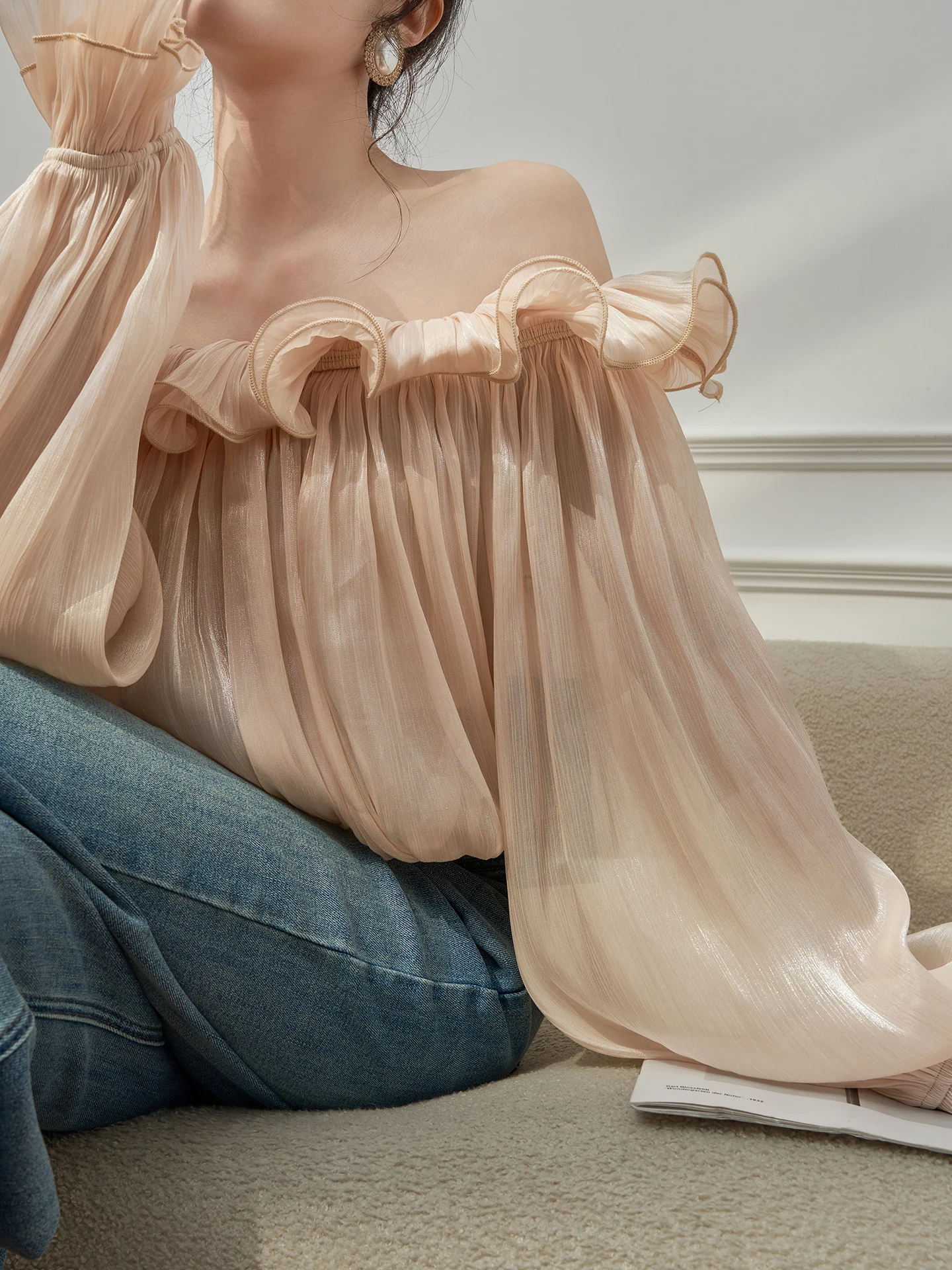 

Chic Lace Collar Pleated Lantern Sleeve Shirt Women's Style 2026 New Elegant Fairy Tale Top Light Yellow Casual Fashion