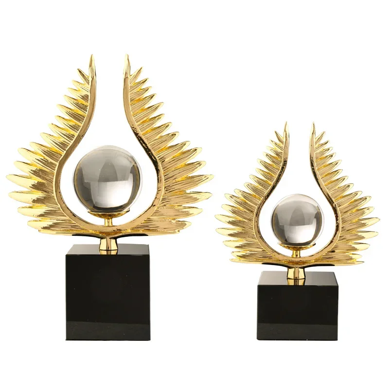 

Light luxury crystal metal ornaments, high-end sense, creative home use, living room, handicrafts