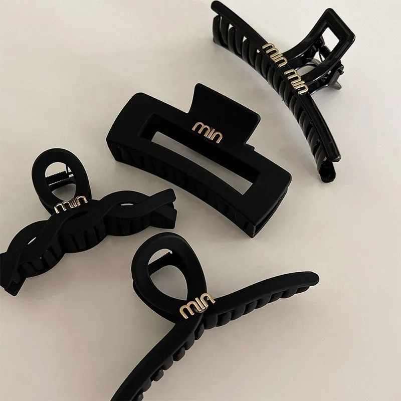 

1/4PCS Black Large Bun Hair Clip for Women Influencer-Style Hair Accessory Suitable for Thick Hair Back-of-Head Shark Clip