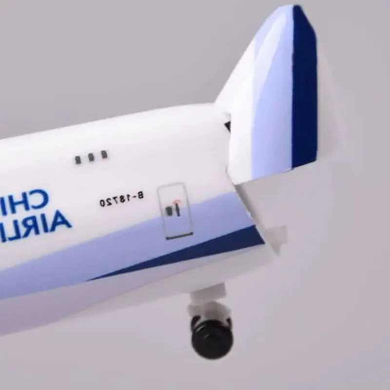 

1/200 China Airlines B747-400F Open Cabin Version Plastic Aircraft Model Collectible Decorative Item