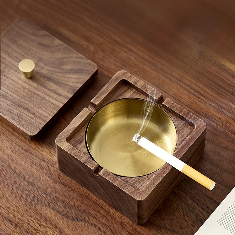 

Пепельница из массива ореха для дома и гостиной