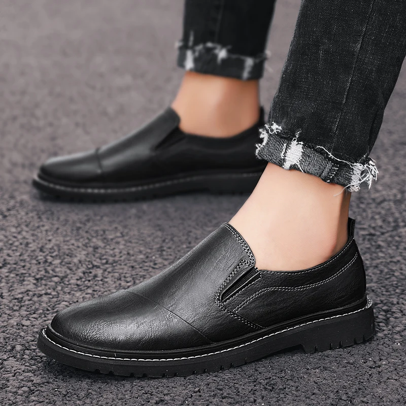 Men's Leather Shoes New Black Soft Bottom Anti Slip and Breath Shoes Men's Business Dress Casual Zapatos Luxury Light Flat