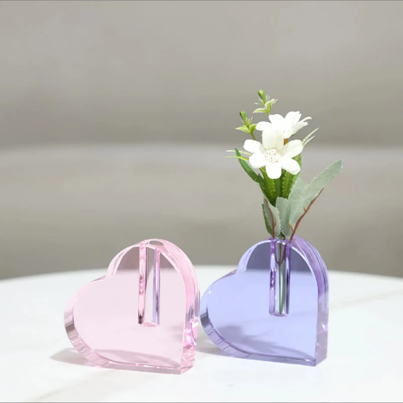 Transparent Crystal Heart-shaped Vase Decorative Piece Colorful Crystal Flower Container High-end Vase for Room or Dining Room