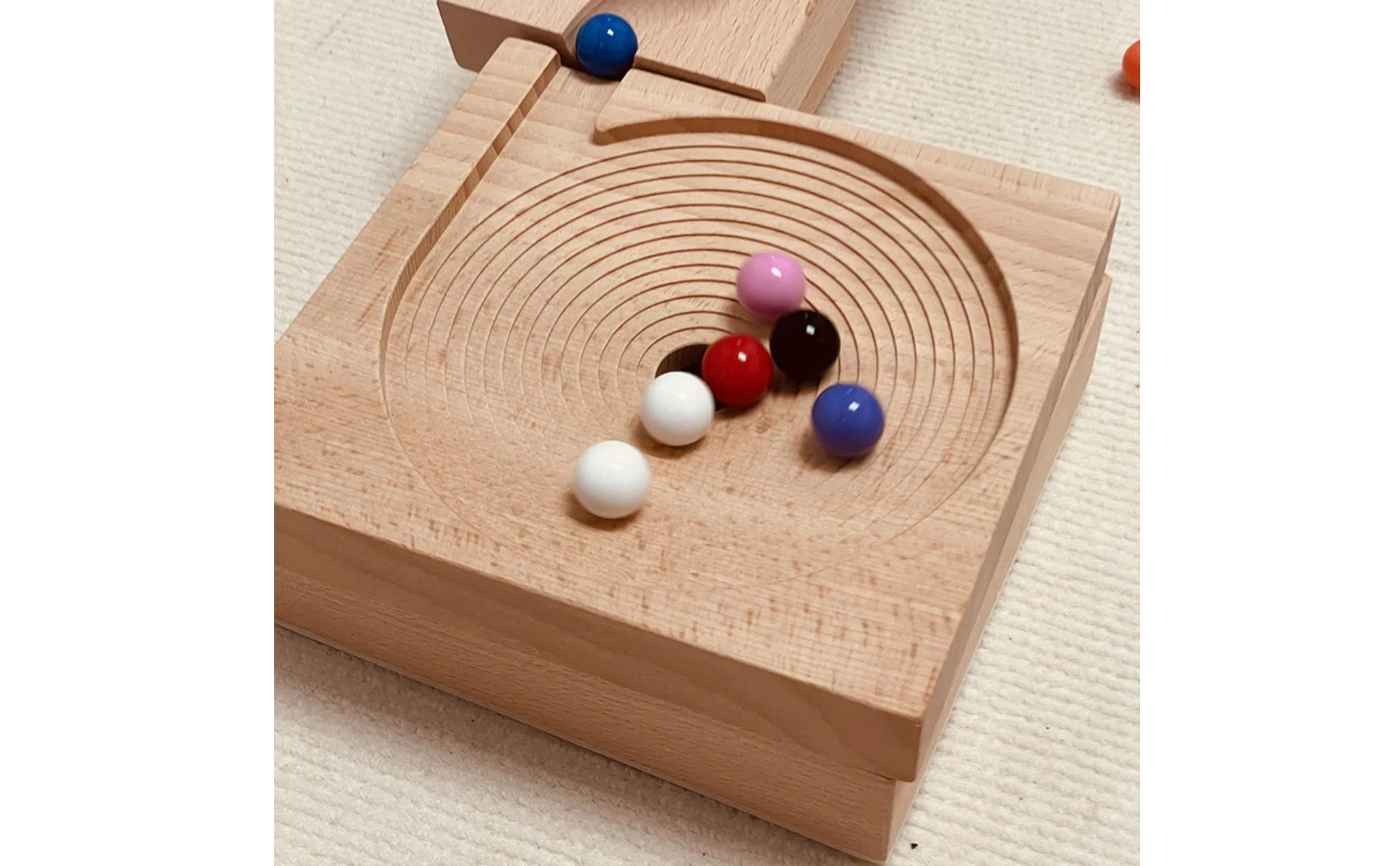Marble Run with Wooden Blocks Stem Wooden Marble Run Set Learning Eco-Friendly for Preschoolers, Child-Centered School, Playroom