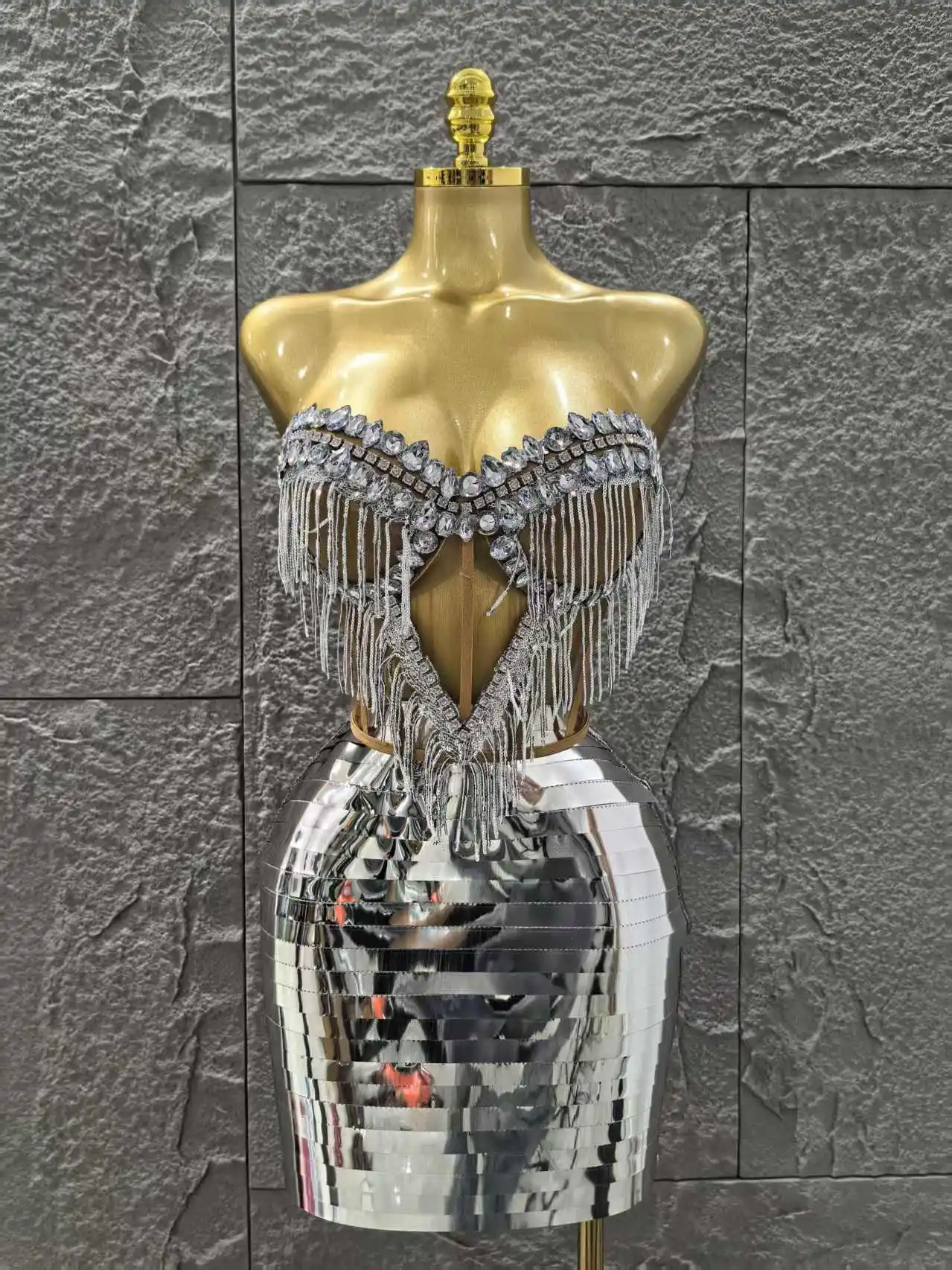 

Glamorous Sparkly Gold Rhinstones tassels Top Skirt Two-piec Set 2025 Women Sexy Strapless Designer Nightclub Evening Party Stag