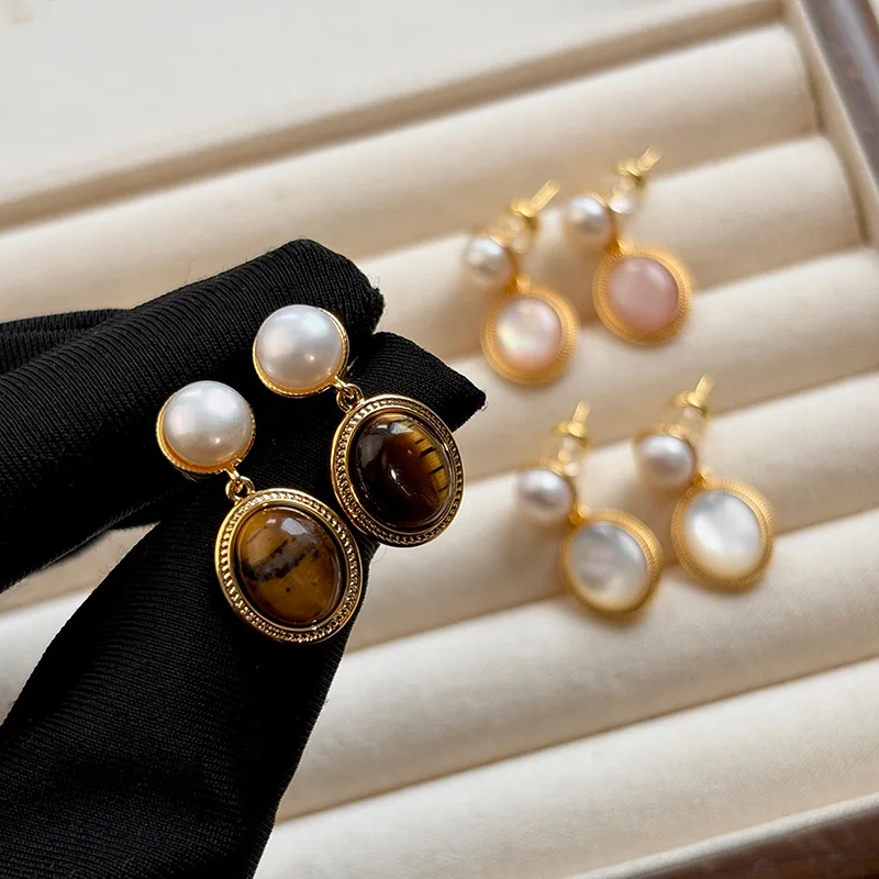 

Korea New Moonlight Cat's Eye Stone Earrings For Women Small Fresh Geometric Eardrop Elegant Ladies Temperament Jewelry