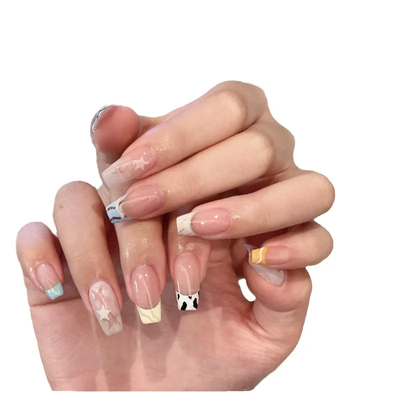 

Wear medium and long armor, star cow pattern, Spice Girl nail patch, white nail art