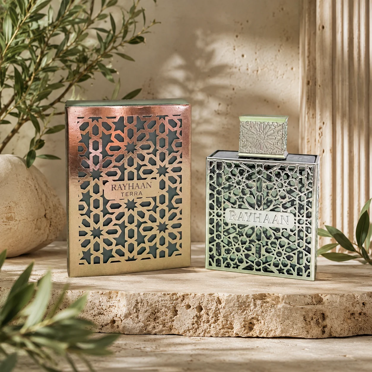 

Rayhaan Terra Unisex Eau de Parfum Square Glass Bottle Full Hollow Mint Green Islamic Geometric Star Lattice Metal Cover Matching Laser Cut Copper Metallic Gift Box Earthy Fresh Herbal Woody Oriental Fragrance Long Lasting For Daily Business Wedding Holid
