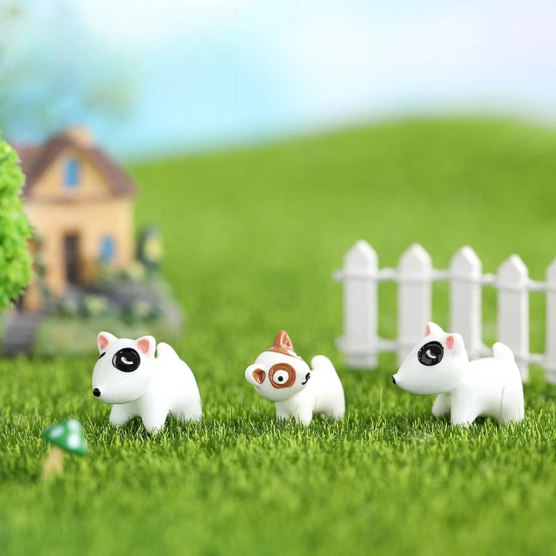 

2Pcs Micro Landscape Cartoon Mini Resin Dog Cute DIY Assembly Small Ornament Car Desktop Decoration