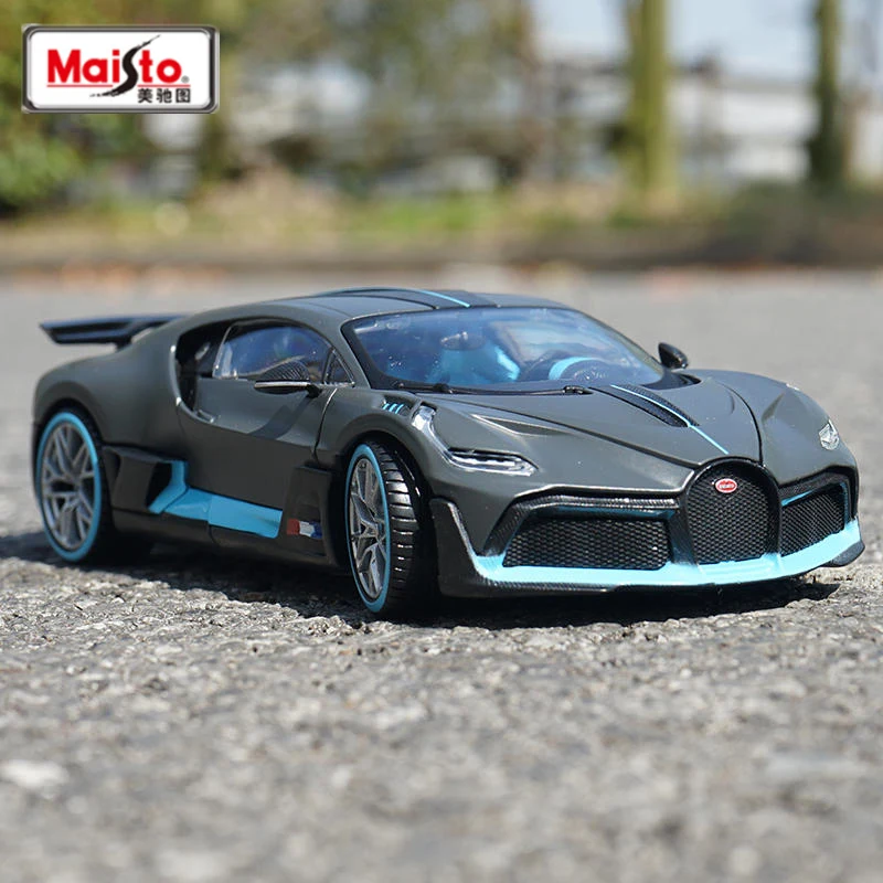 Maisto 1:24 Bugatti DIVO Veyron Alloy Sports Car Model Diecast & Toy Vehicle Metal Car Model Simulation Collection Kids Toy Gift