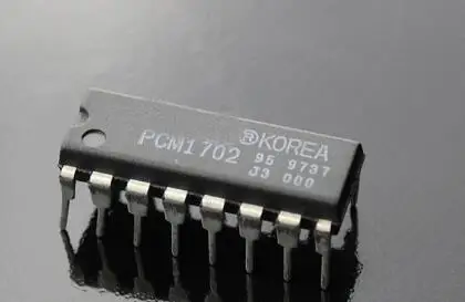 

IC новый оригинальный PCM1702 DIP16