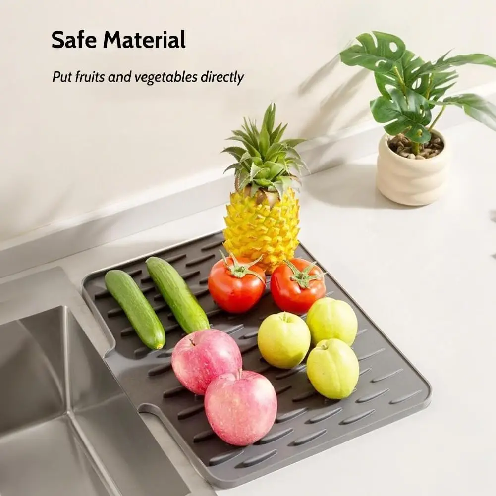 

Наклонная силиконовая сливная прокладка для раковины. Наклонная конструкция и сливные отверстия для плавного потока воды. Сохраняет сухие и чистящие столешницы.