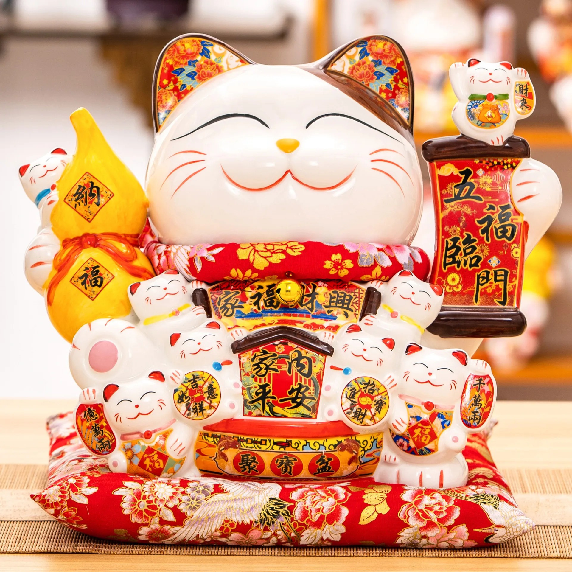 

Large Lucky Cat Shaker Home Furnishing Company Commercial Ornament Chinese Style Fortune Cat Piggy Bank