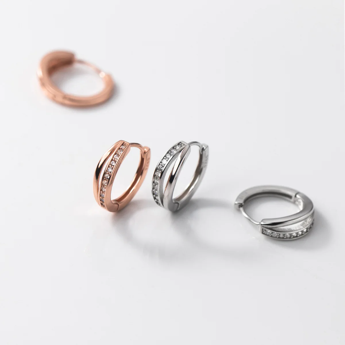 

Серьги-кольца из стерлингового серебра 925 пробы с двойным кругом для женщин, серьги-обручи, ювелирные украшения с цирконием, аксессуары, позолота 18 карат, подарок для мамы