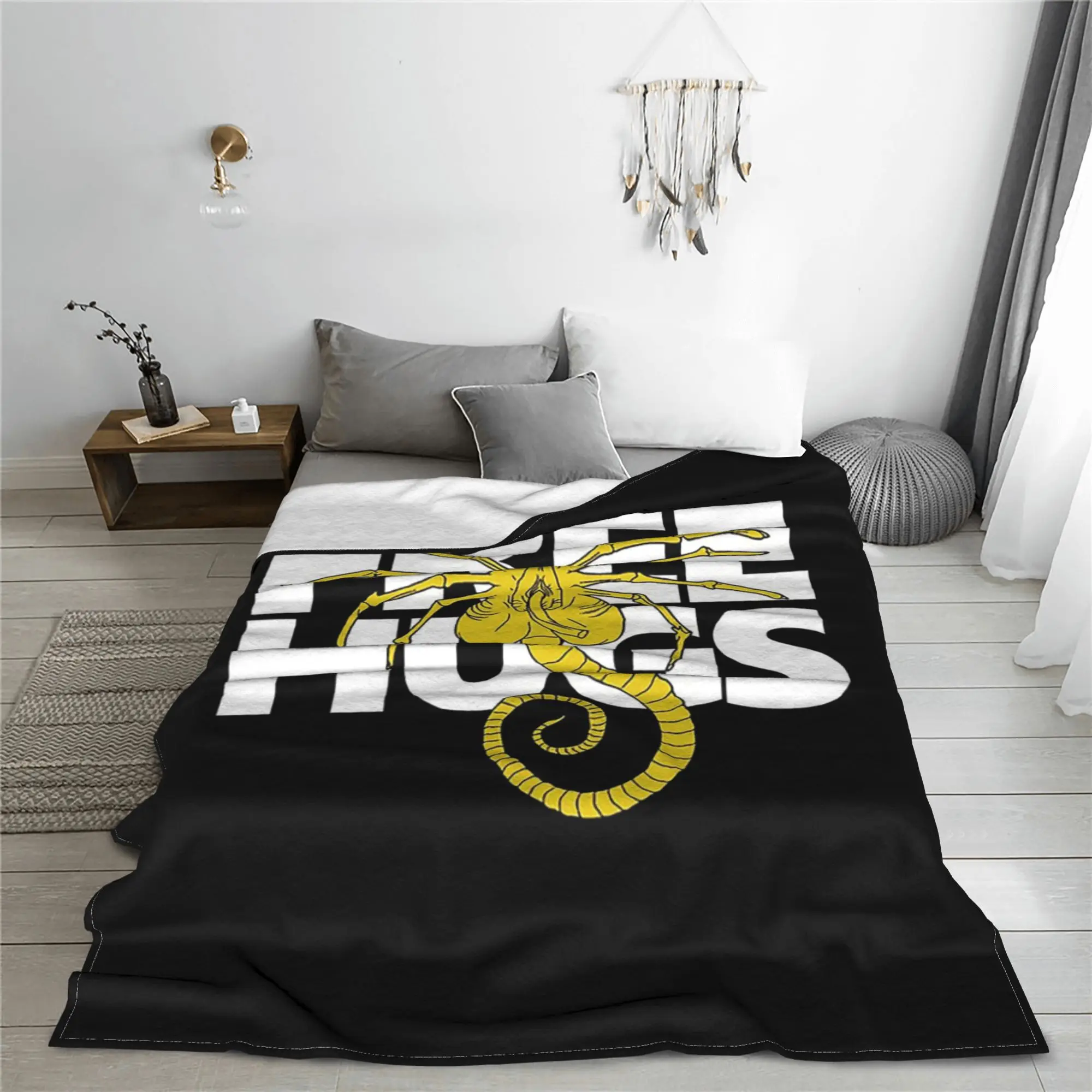 FaceHugger Alien Xenomorph Shoulder  Blanket Lightweight Flannel Sofa Throw Blanket for Home Bedroom Travel Throws Bedspread