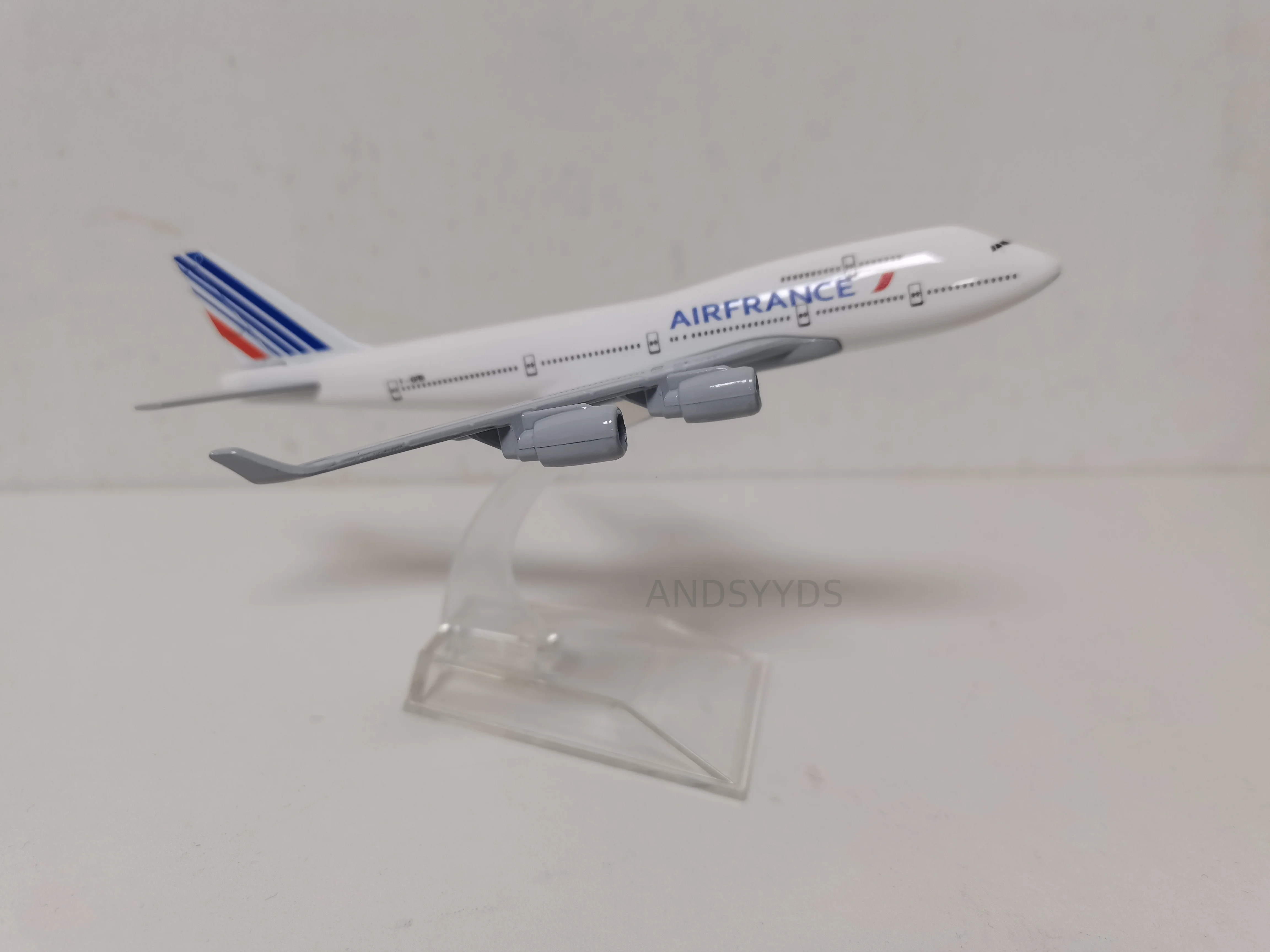 Alloy 1/400 Scale 16cm Plane B747 Model Aircraft 747 Air France Airways Model Airplane Model Plane Gift for Table Decoration And