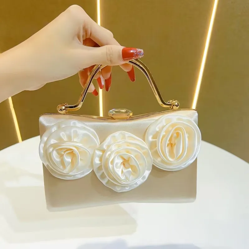 

2025 New Design Women 3D Rose Flower Handbag Casual Party Wedding Evening Bag Luxury Bridal Purse New Fashion Shoulder Bag