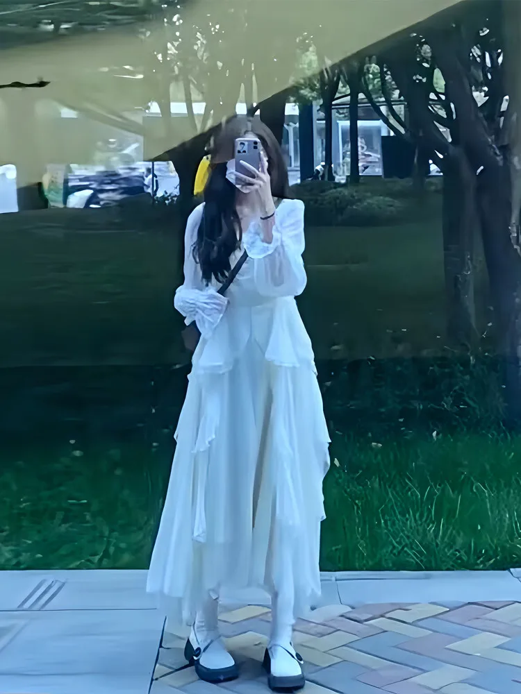 

Белое сказочное платье с длинными рукавами, дизайнерская модель для весны и лета, с кристаллами, сетчатой юбкой А-силуэта, завышенной талией, на молнии, облегающее