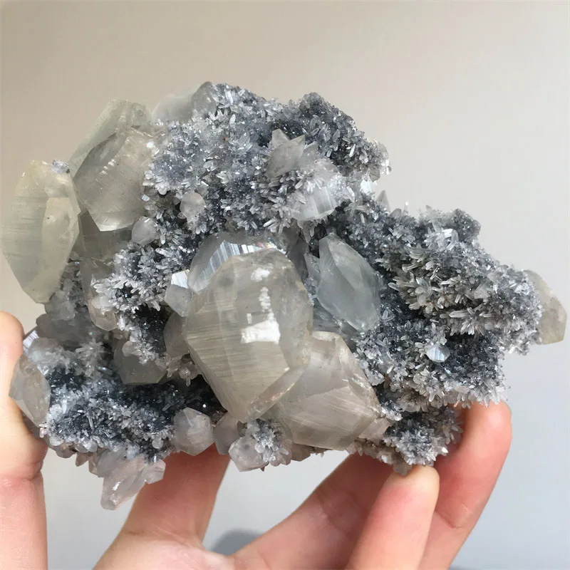 

403 г Натуральный кристалл кварца с кальцитом (флуоресцентный) – образец минерала, кластер, камень для исцеления, декор для дома, коллекция