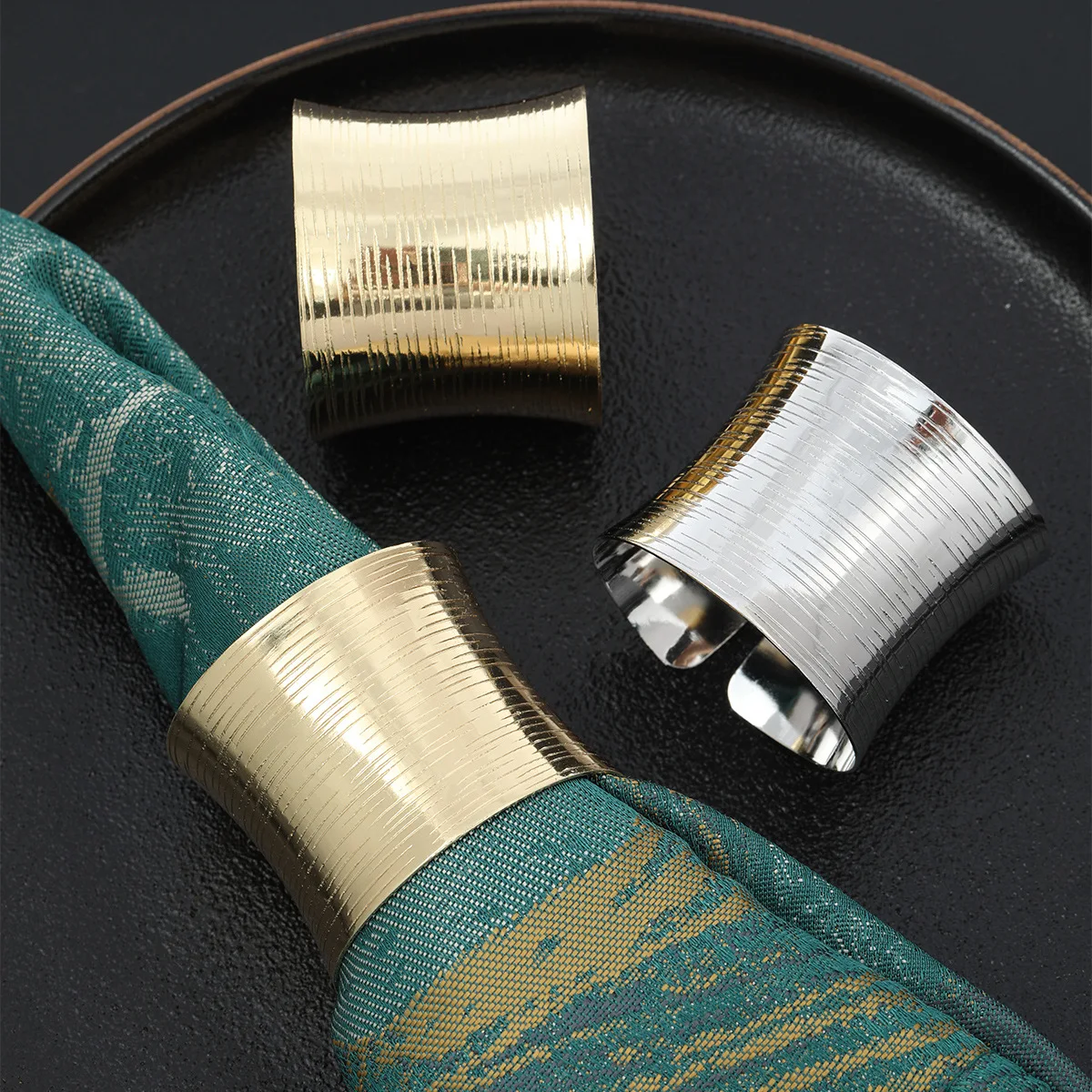 10pcs Gold Napkin Ring For Wedding Birthday Party Dinning Table Decoration Napkin Holder Christmas Thanksgiving Party Supplies