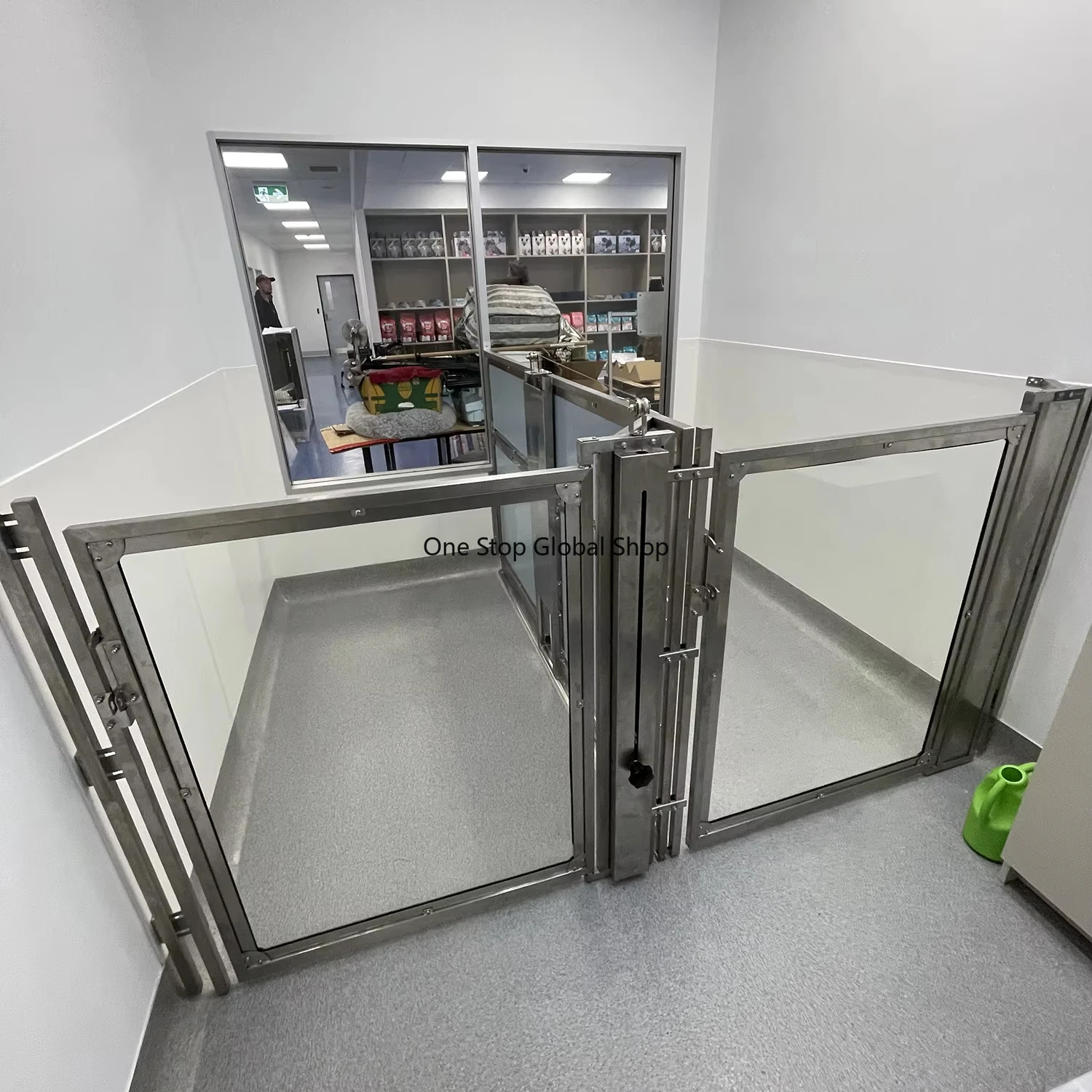 

Isolated and Easy to Clean Indoor Kennel Bank Professional Custom Size/material Large Cages Kennel