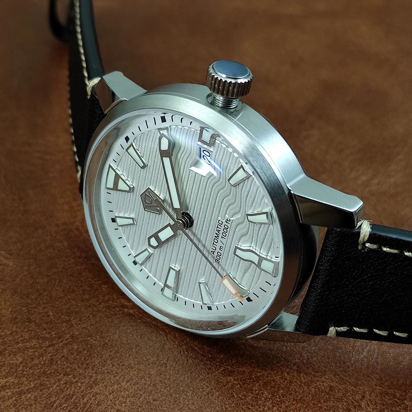40mm Vakuy Business Men's Calendar Automatic Mechanical Watch NH35 Movement Silver Stud Leather Waterproof Luminous Watch
