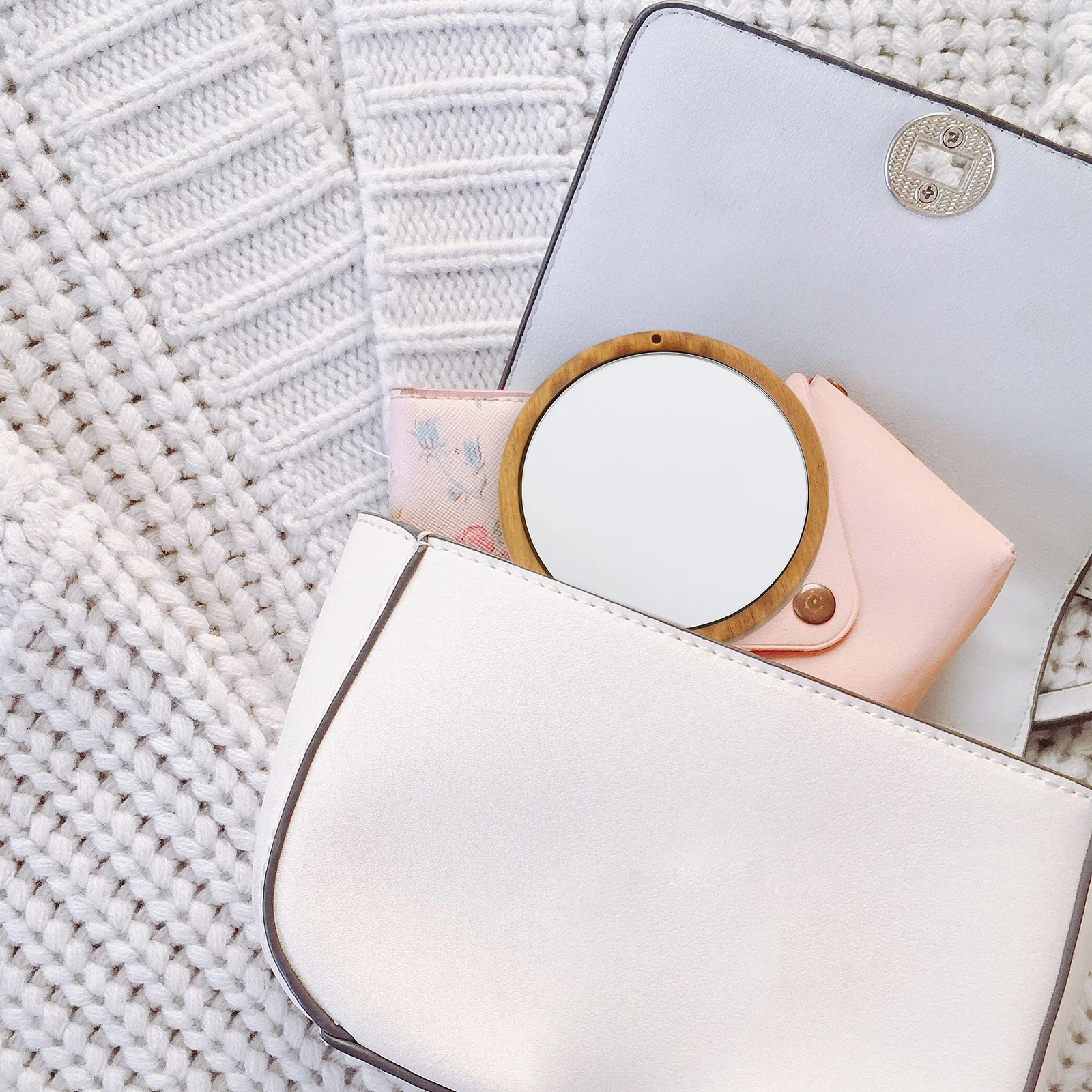 

1Pcs Lotus Mirror High Definition Smooth Surface Durable Material Retro Style Small Pocket Mirror for Women Gift