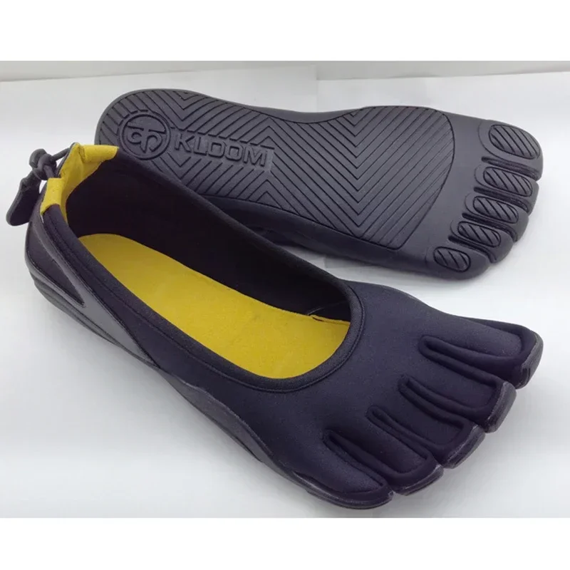 Women's Five Toe Shoes - Lightweight Barefoot Yoga Fitness Shoes for Climbing, Gym Training & Water Sports