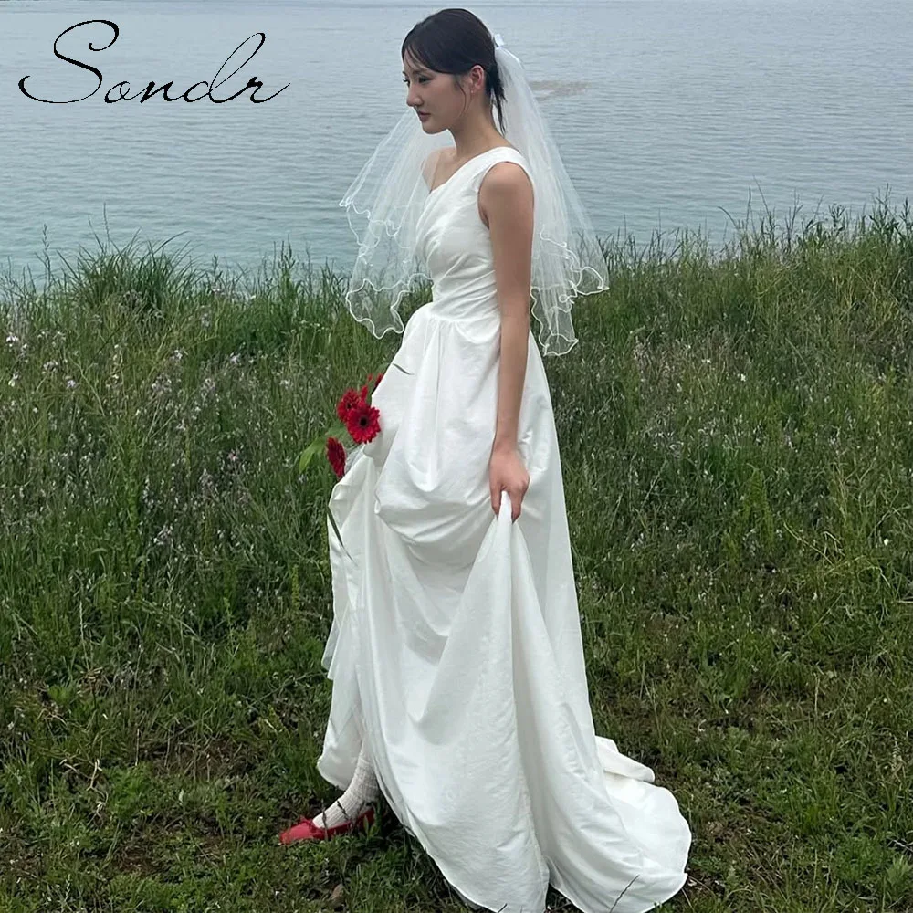 

Sondr One Shoulder Korean Wedding Dresses Customized A Line Simple Elegant Bridal Gown Wedding Snap Dresses Outdoor