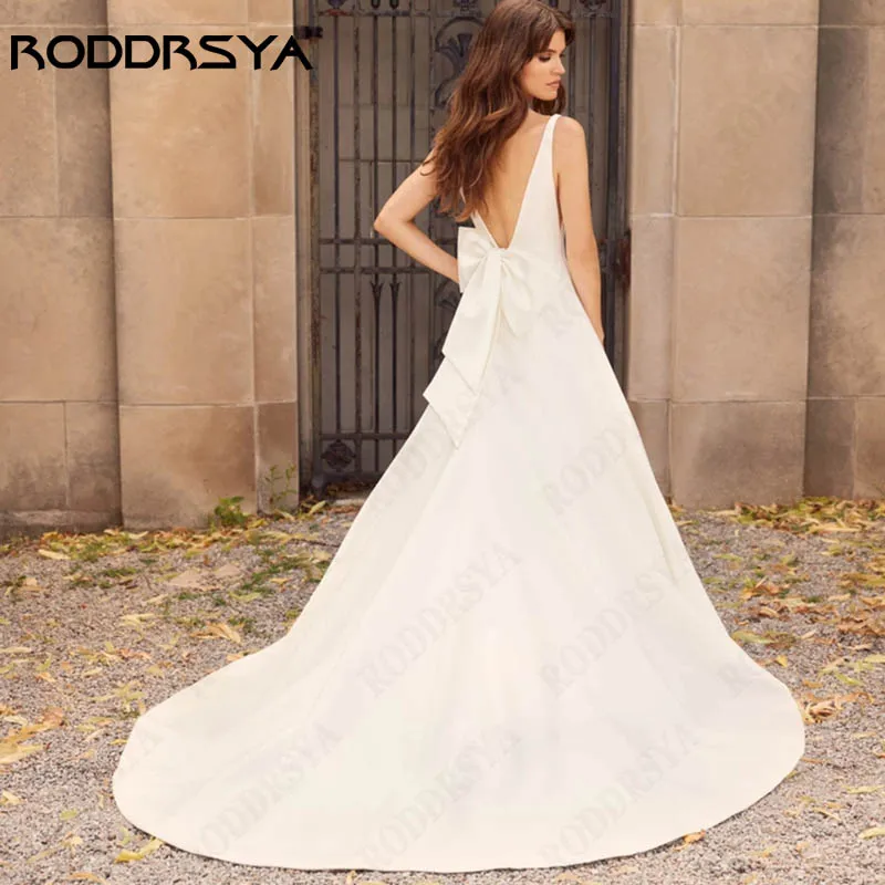 RODDRSYA-vestidos de novia de satén con lazo y espalda descubierta, traje sin mangas con tirantes finos, cuello en V Simple, hecho a medida Vestido de novia de satén con lazo en la espalda abierta, pasta en la espalda,