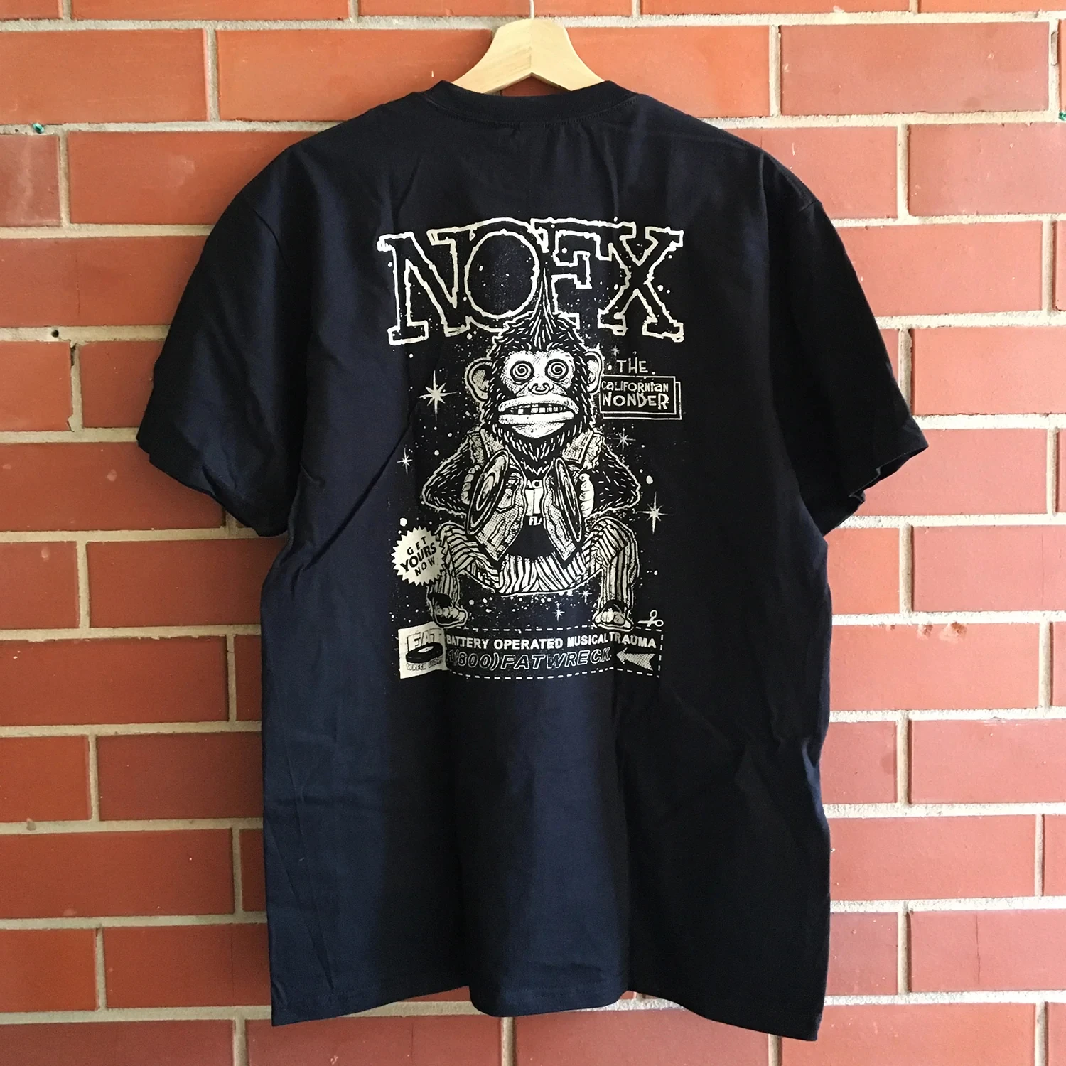 Camisetas Essenciais para Homens e Mulheres, Manga Curta, Marca de Moda, T-shirt Casual de Verão, Camiseta Gráfica da Banda NOFX, Unissex