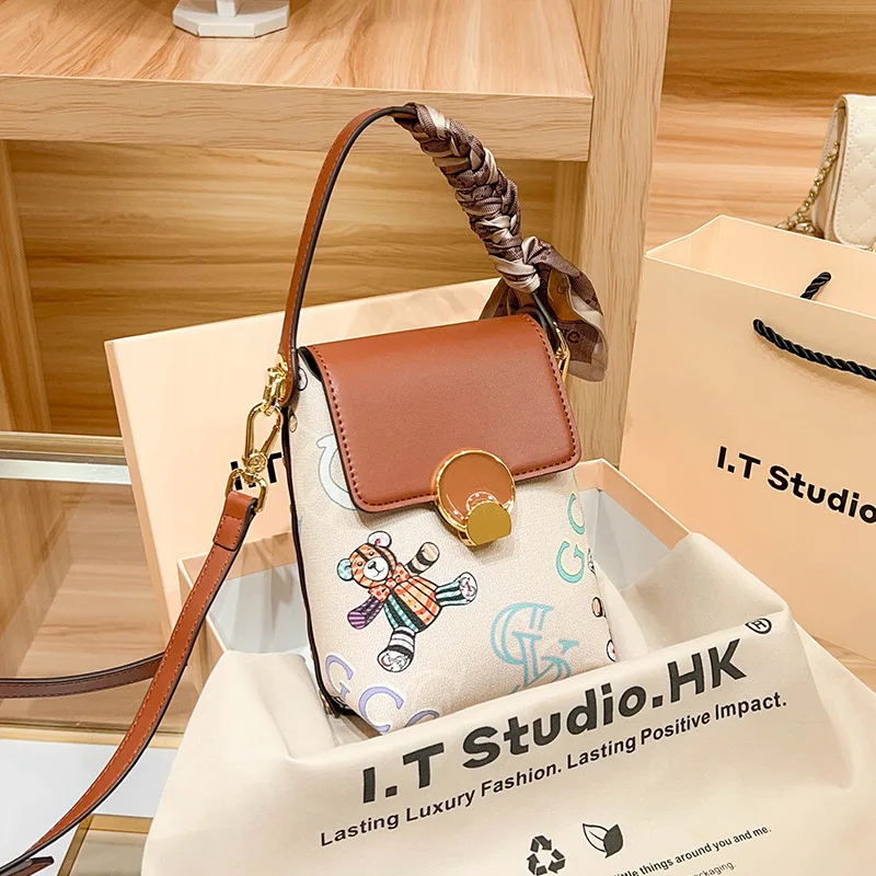 High Quality and Fashionable Printed Letter Phone Bag with Niche Design Women's Western-style One Shoulder Mini Waist Bag