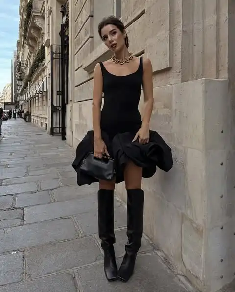 2025 Moda Czarny Backless Bubble Sukienki damskie High End A-line Straped Mini Female Maxi Dress To Party