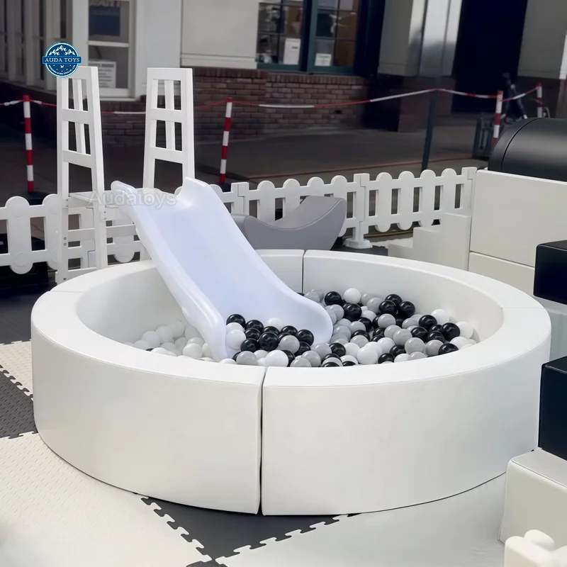 Área de Juegos Interior para Niños Pequeños, con Marco de Madera, Piscina de Pelotas Suave y Tobogán